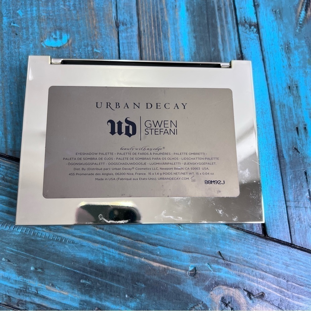 URBAN  DECAY UD X GWEN STEFANI EYESHADOW PALETTE - Picture 7 of 11